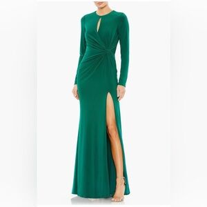 Mac Duggal Women’s Ieena Long Sleeve Keyhole Draped Gown Emerald Size 2